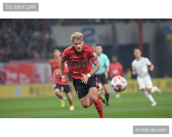 费利佩头球破门挽回颜面 支点作用明显但陷入包夹困境